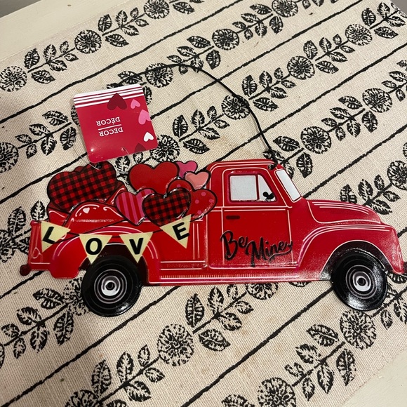 Valentine’s day decorations - Picture 2 of 6